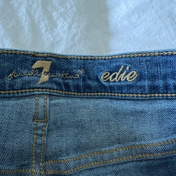 7 For All Mankind Women's Edie Jeans Straight Leg Distressed Raw Hem SZ 27. - Picture 2 of 8